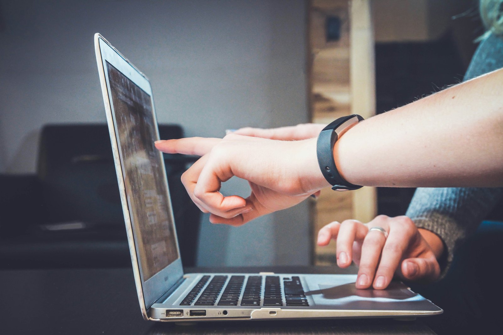 Online application process for UK jobs